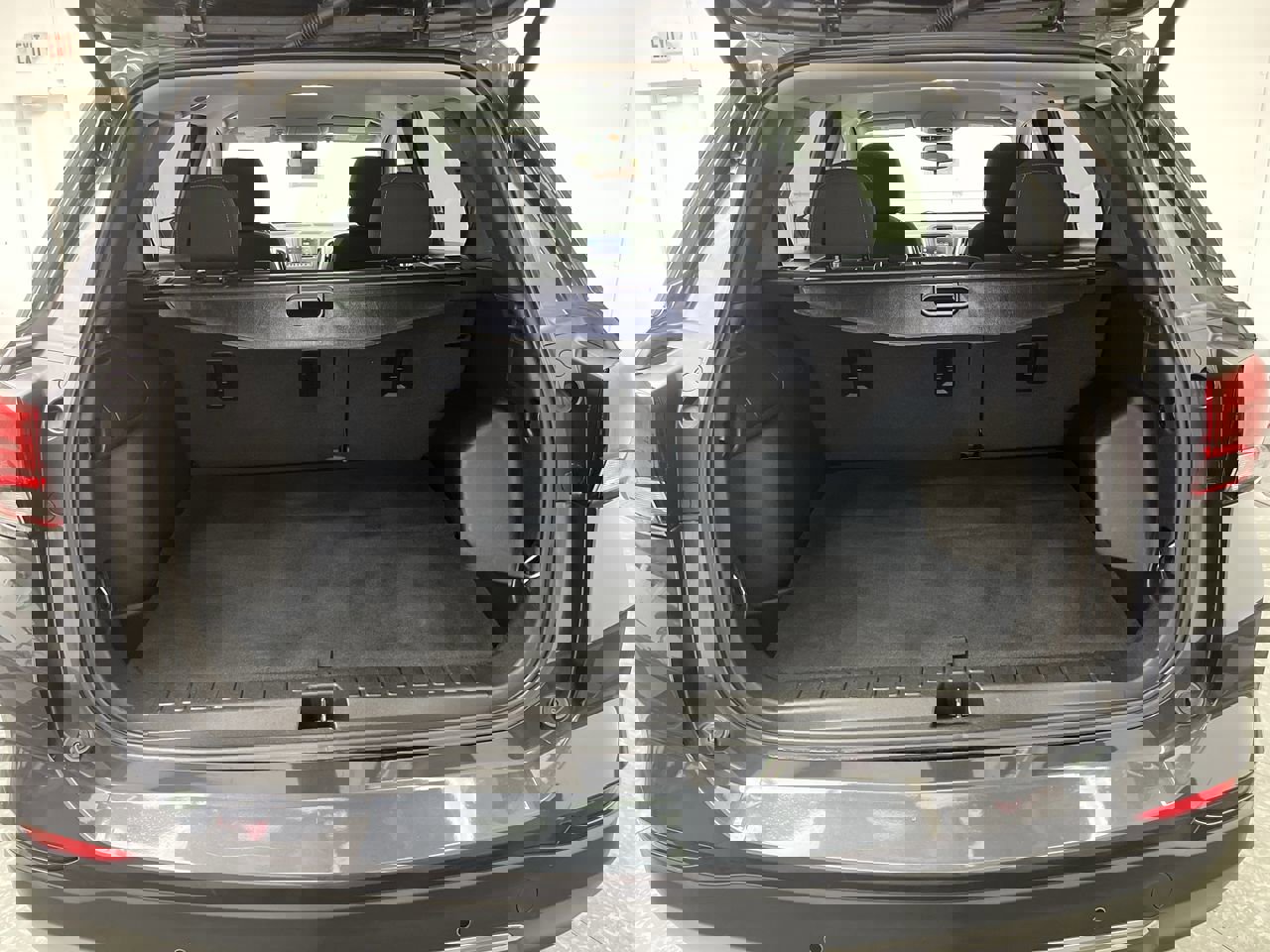 Used 2022 Chevrolet Equinox LT w/ Driver Convenience Package image 27