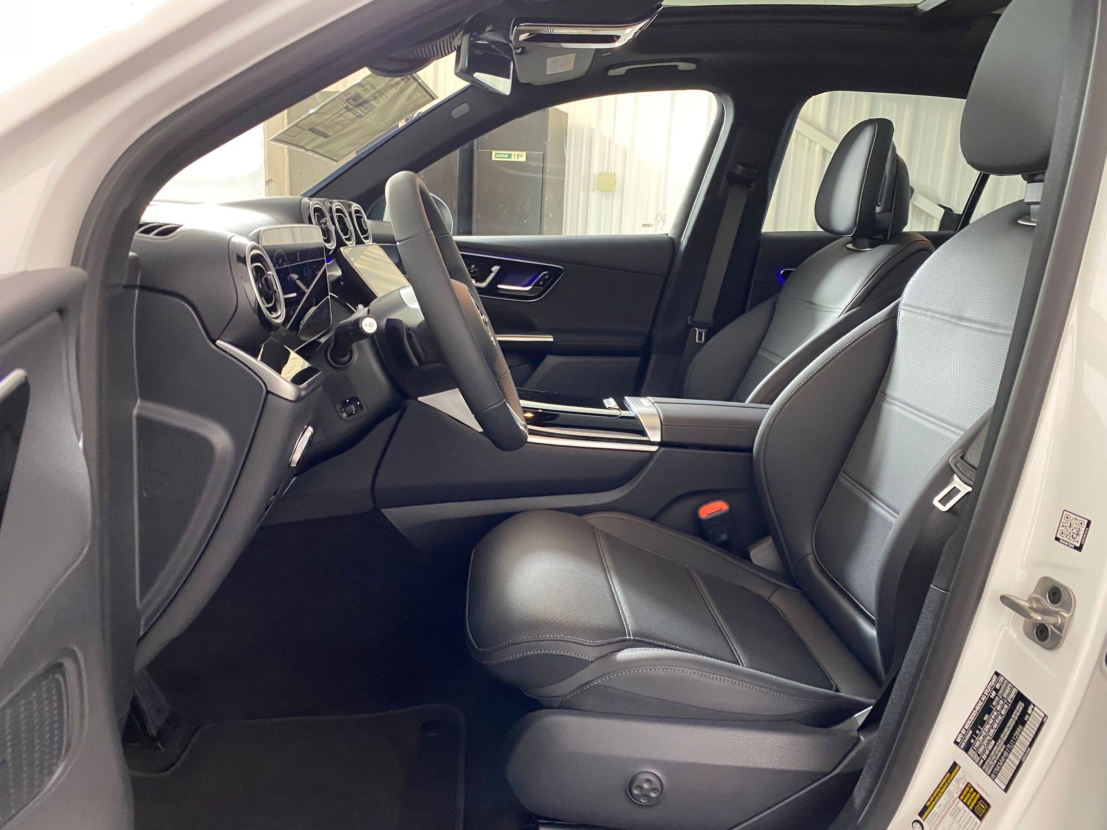 Used 2026 Mercedes-Benz GLC 300 4MATIC image 4