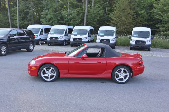 Used 2005 MAZDA MX-5 Miata w/ Convenience Pkg RWD image 4