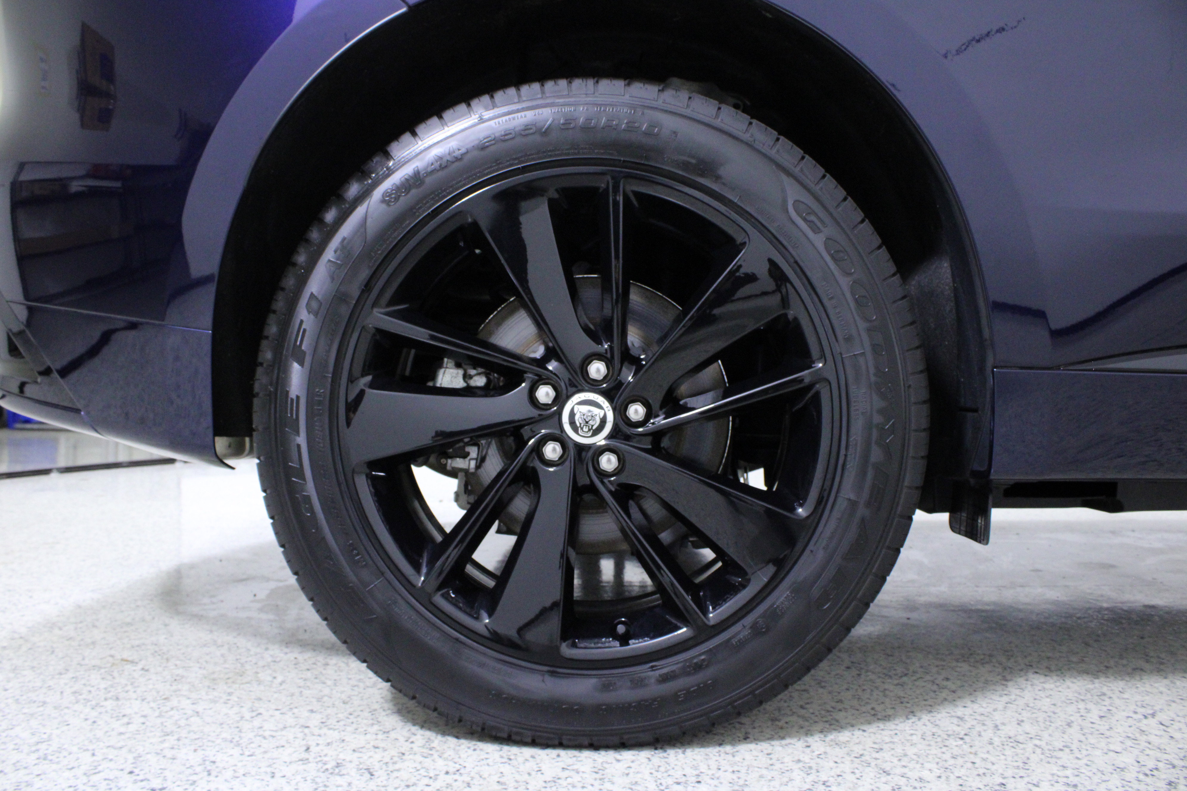 Used 2025 Jaguar F-PACE R-Dynamic S image 8