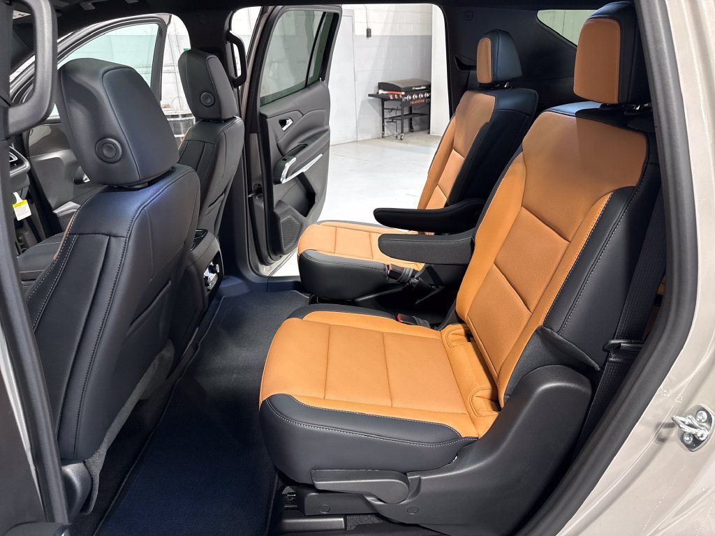 New 2027 Chevrolet Traverse Z71 w/ Driver Confidence Package AWD/4WD image 38
