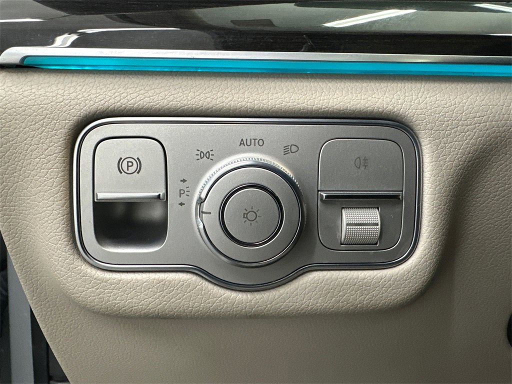 Used 2020 Mercedes-Benz GLE 350 w/ 3rd Row Seat Package image 35