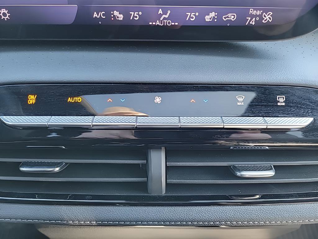 Used 2025 Buick Enclave Avenir image 26