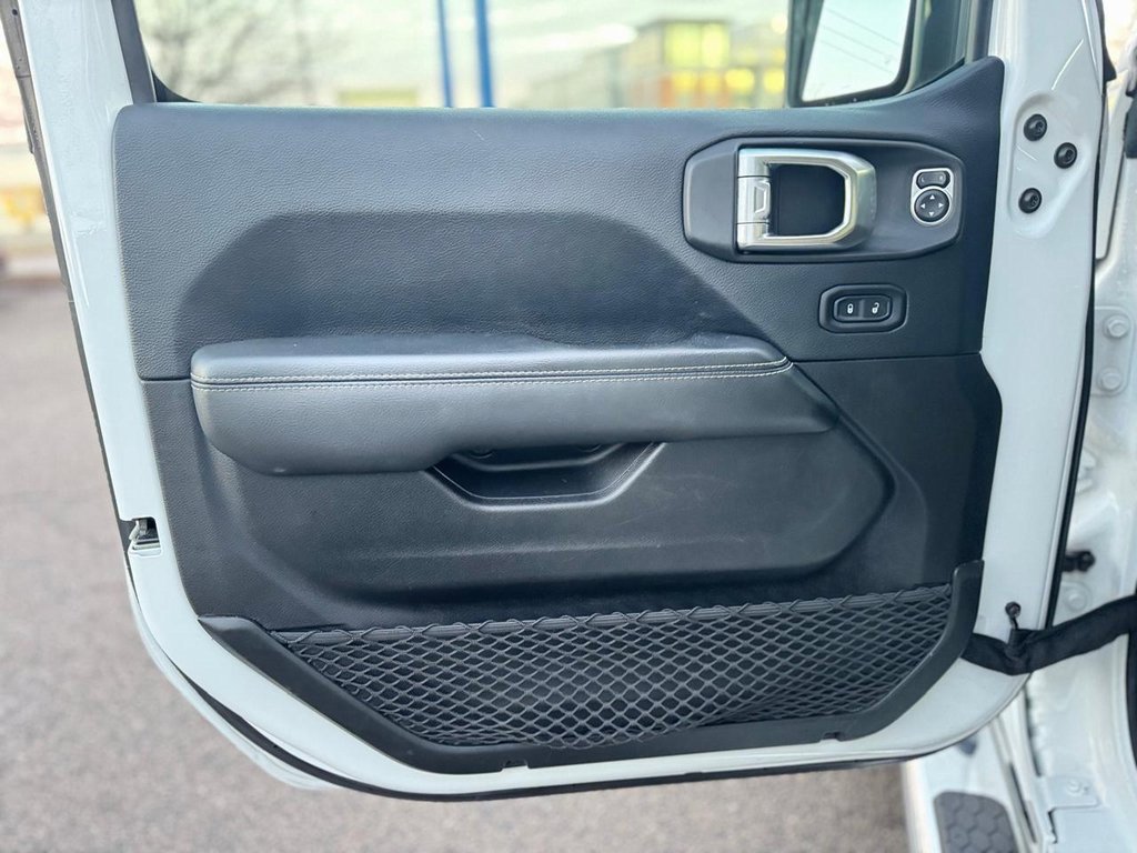 Used 2018 Jeep Wrangler Unlimited Rubicon w/ Dual Top Group image 12