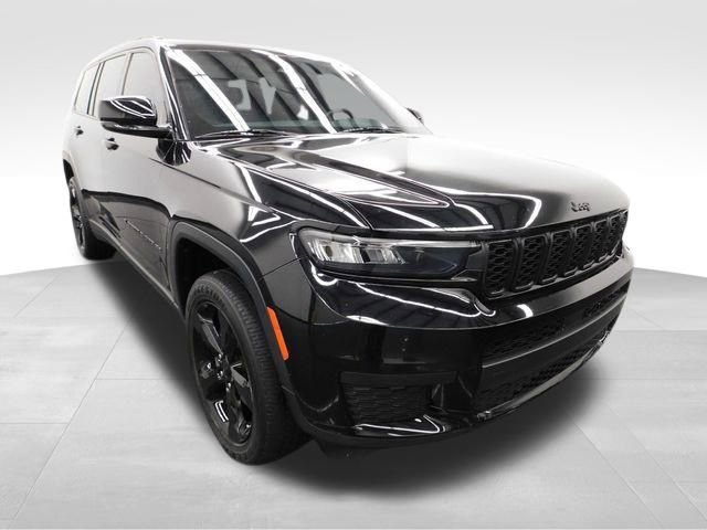 Used 2022 Jeep Grand Cherokee L Laredo image 2