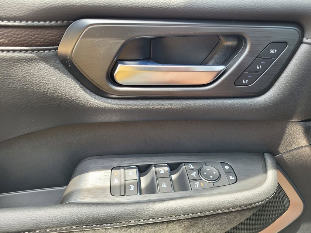 New 2025 Nissan Armada Platinum w/ Convenience Package image 24