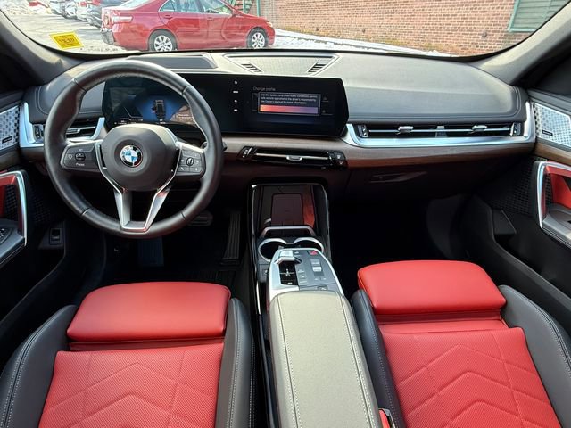 Used 2025 BMW X1 xDrive28i w/ Technology Package image 11