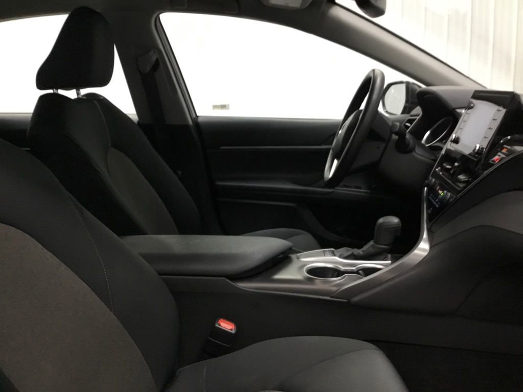 Used 2024 Toyota Camry LE image 21
