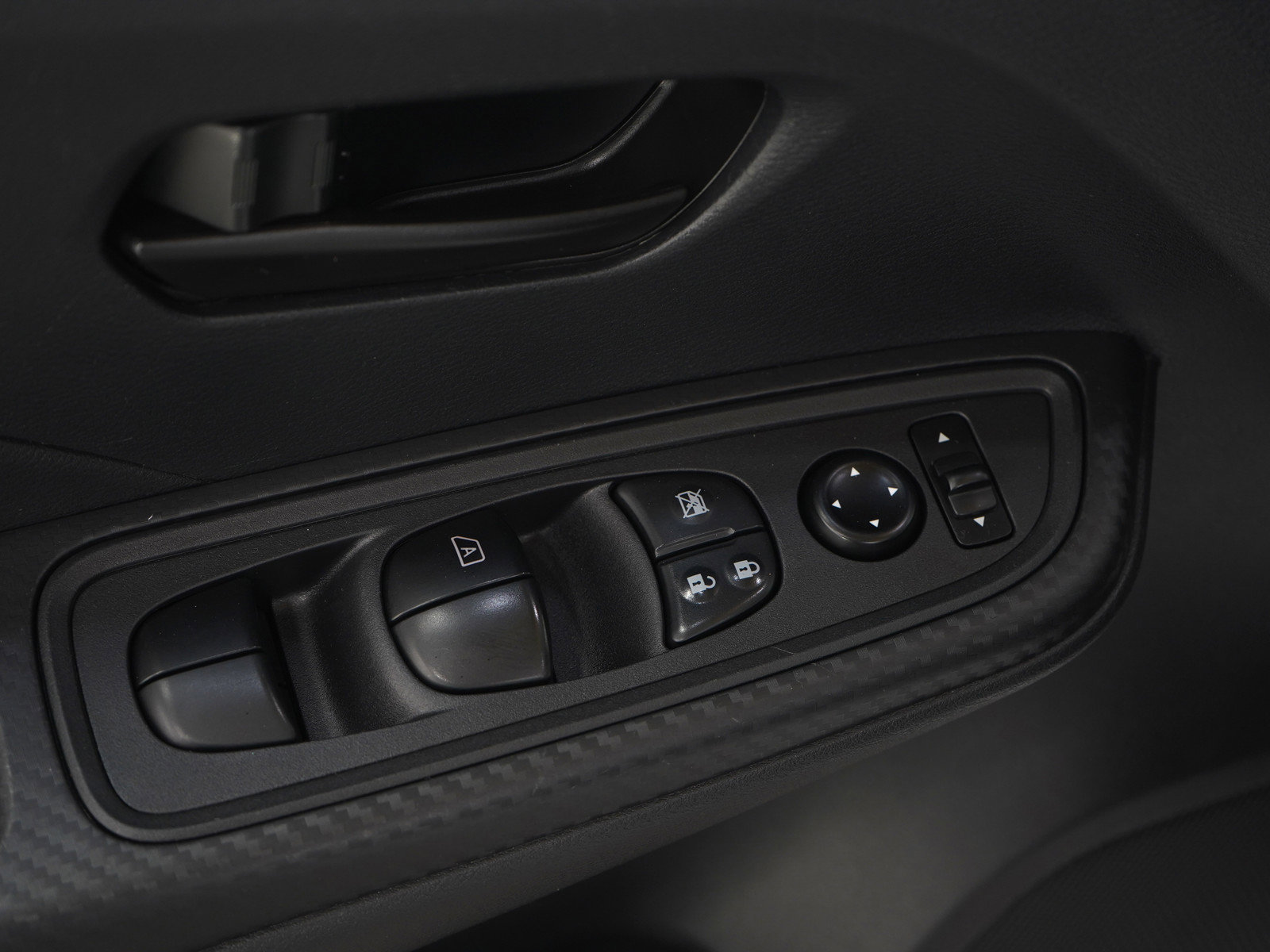 Used 2024 Nissan Versa S w/ Trunk Package image 19