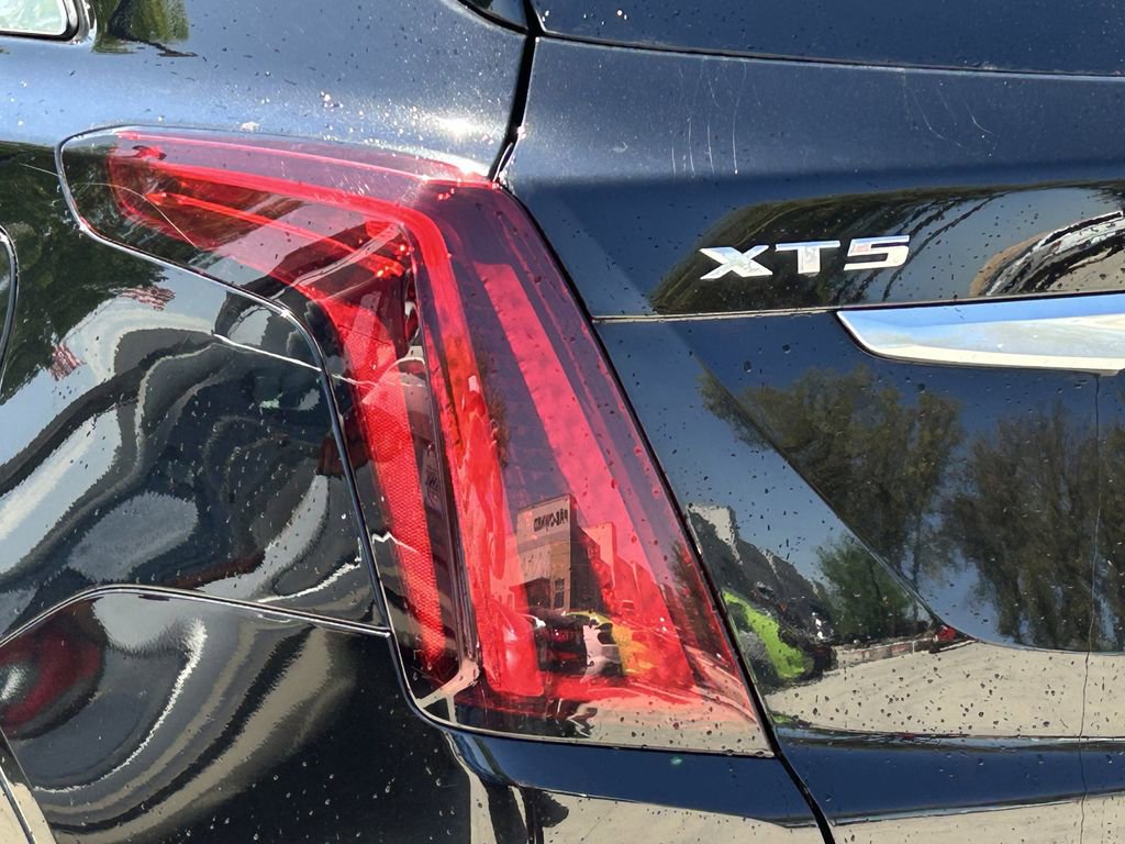 Used 2021 Cadillac XT5 Premium Luxury image 7