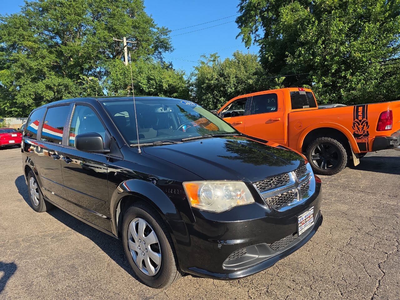 Used 2015 Dodge Grand Caravan SE w/ Quick Order Package 29E SE FWD image 3