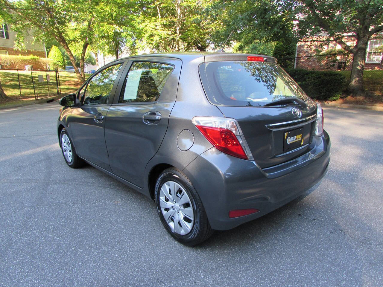 Used 2012 Toyota Yaris LE FWD image 4