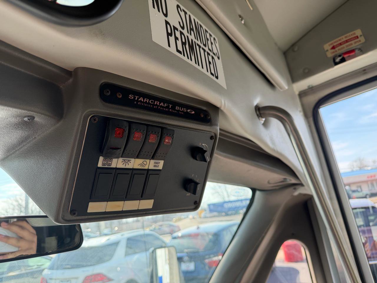 Used 2015 Ford E-350 and Econoline 350 Super Duty image 13