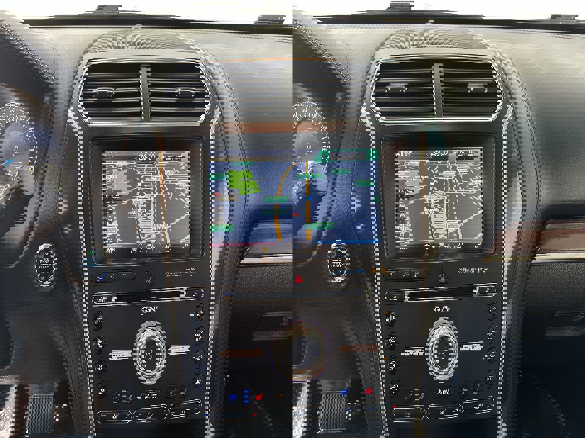 Used 2016 Ford Explorer Platinum image 25