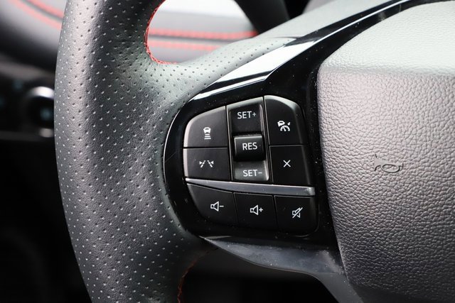 Used 2025 Ford Explorer ST-Line w/ ST-Line Street Pack image 26