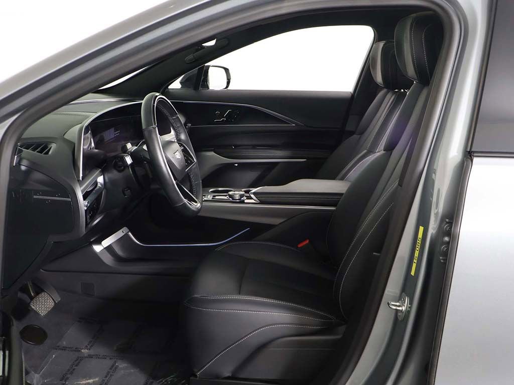 Used 2025 Cadillac Lyriq Sport AWD/4WD image 31