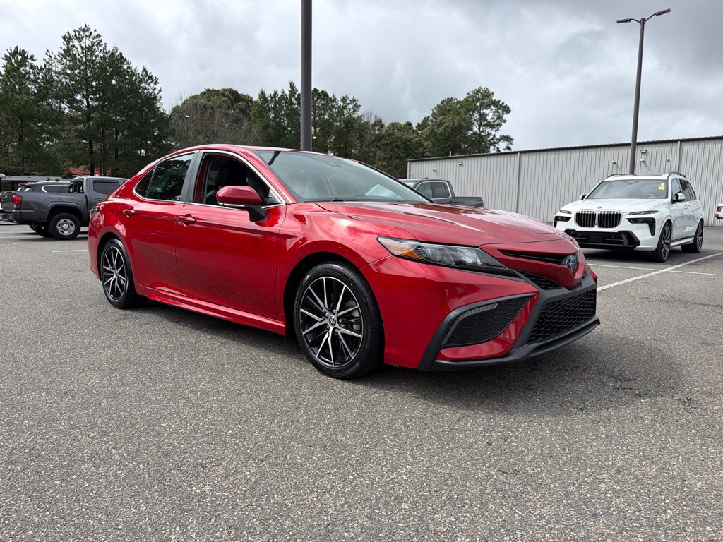 Used 2023 Toyota Camry SE w/ Audio Upgrade Package FWD image 4