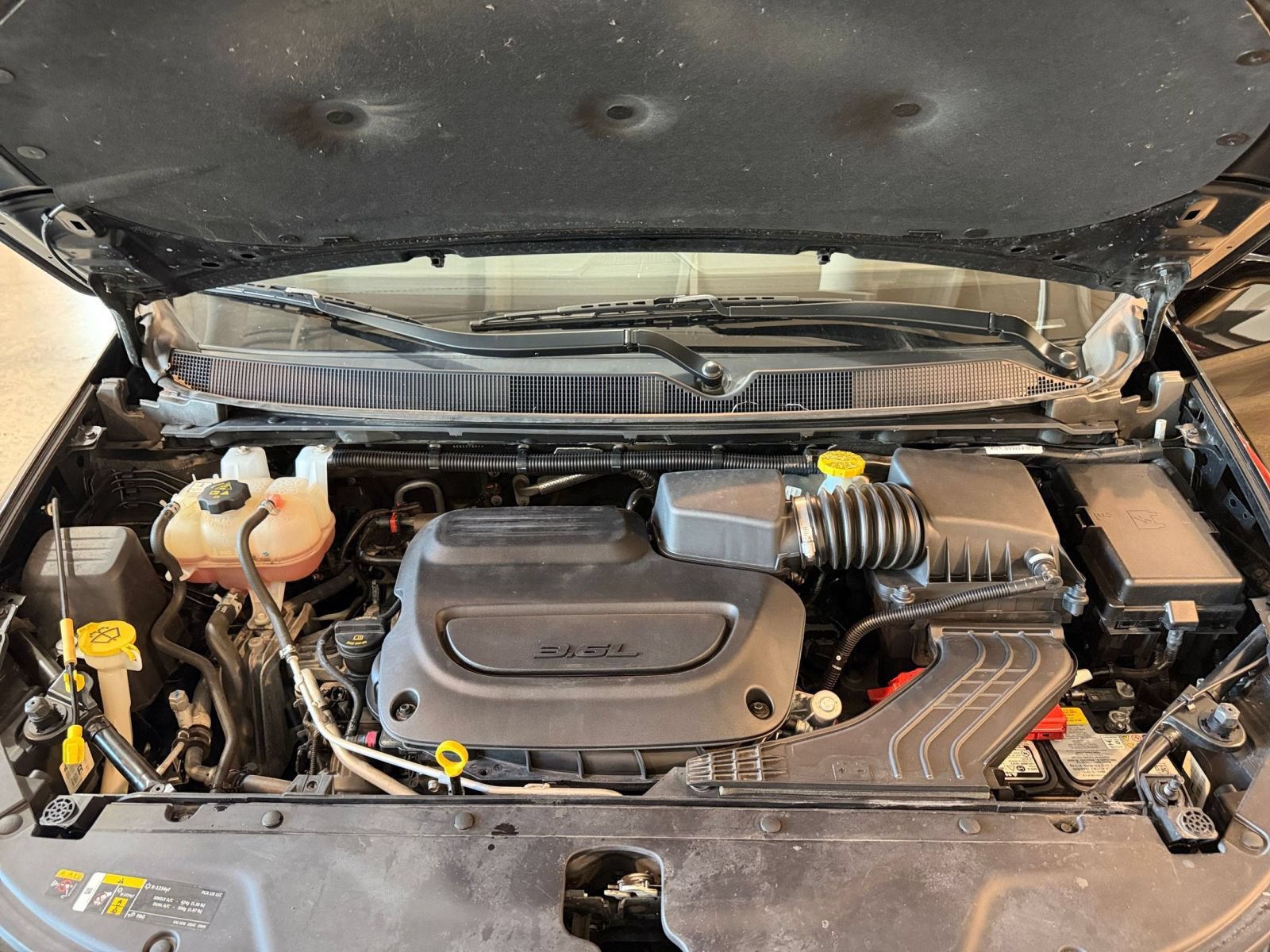 Used 2025 Chrysler Pacifica Limited FWD image 31