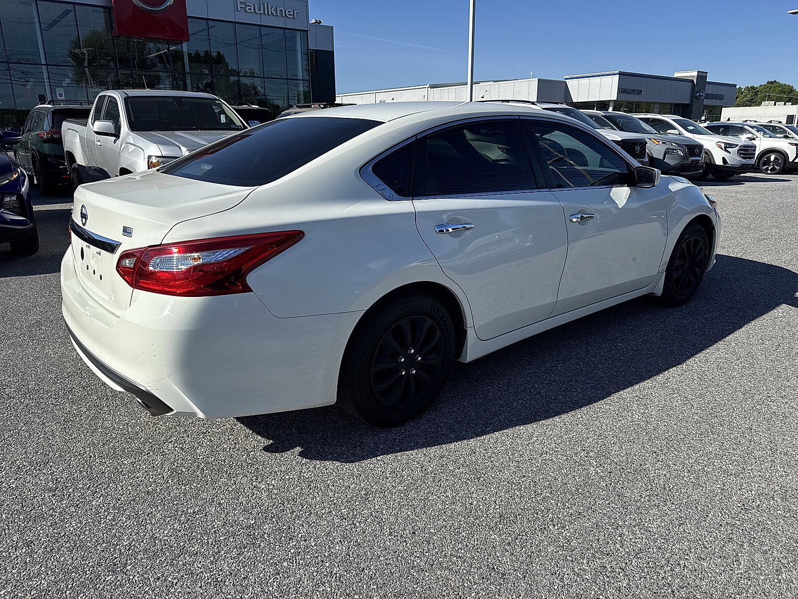Used 2017 Nissan Altima 2.5 S FWD image 3