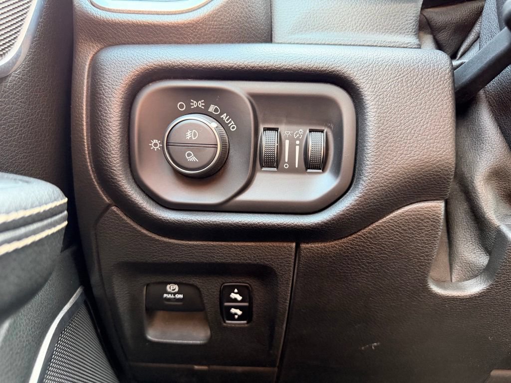 Used 2019 RAM 1500 Laramie AWD/4WD image 36