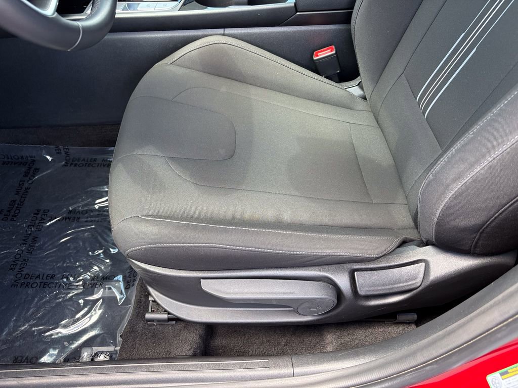 Used 2025 Hyundai Elantra SEL FWD image 19