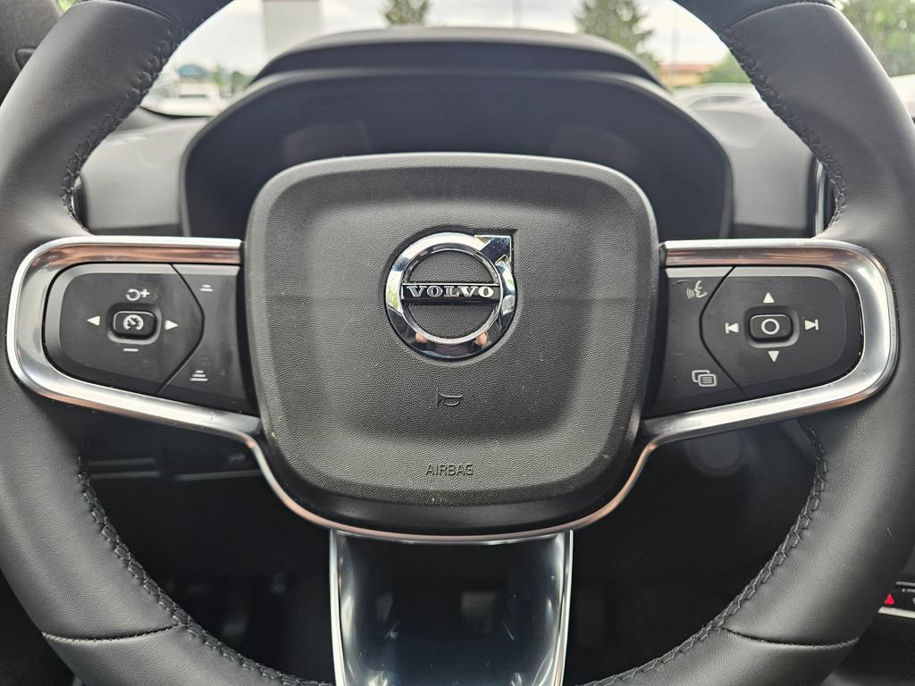 Used 2023 Volvo XC40 Recharge Ultimate w/ Protection Package Premier AWD/4WD image 19
