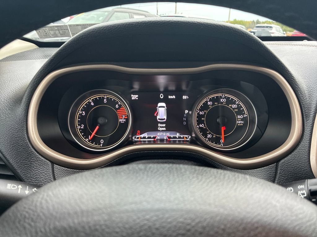Used 2017 Jeep Cherokee Limited AWD/4WD image 22
