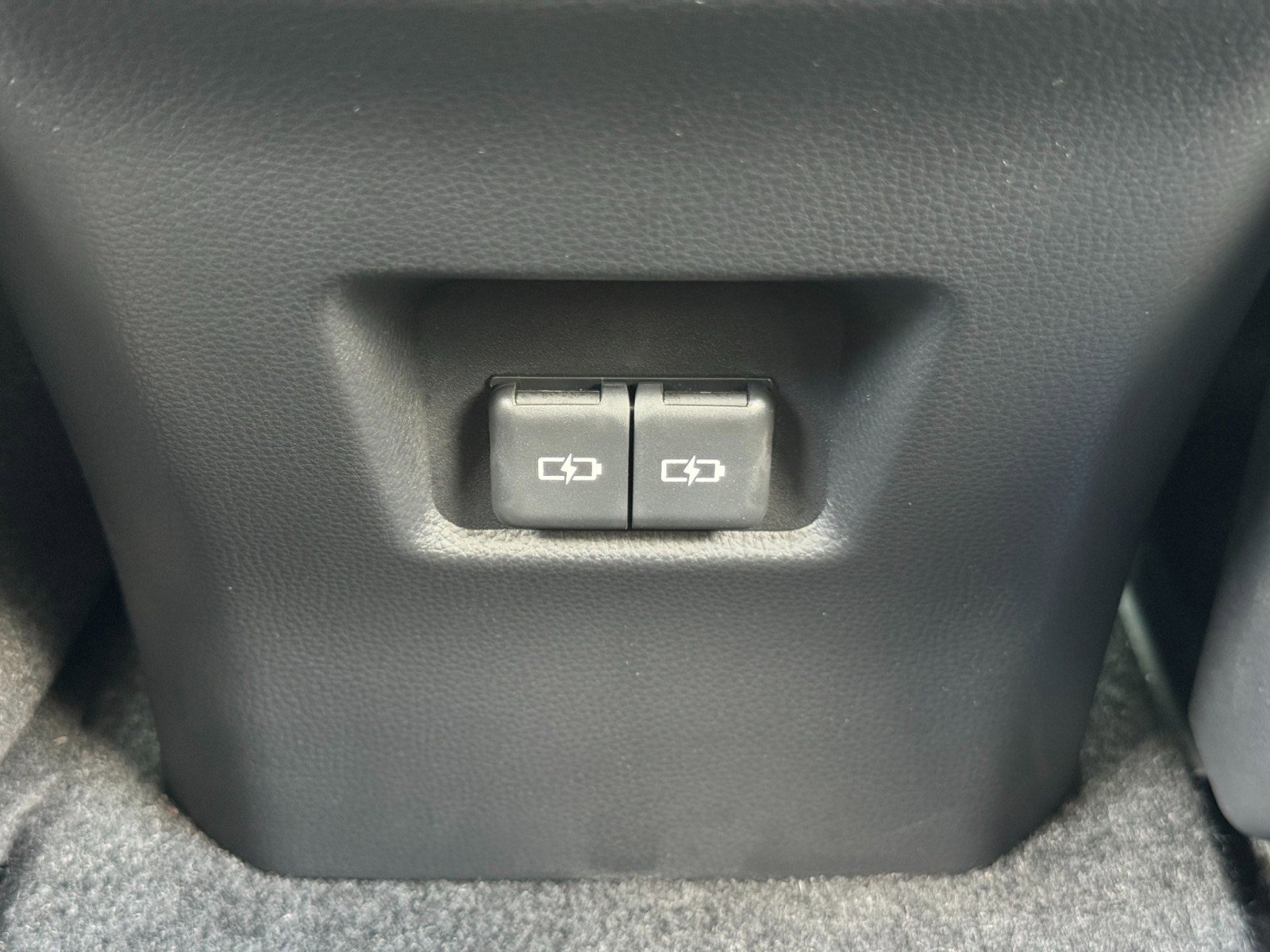 Used 2024 Toyota RAV4 XLE image 30