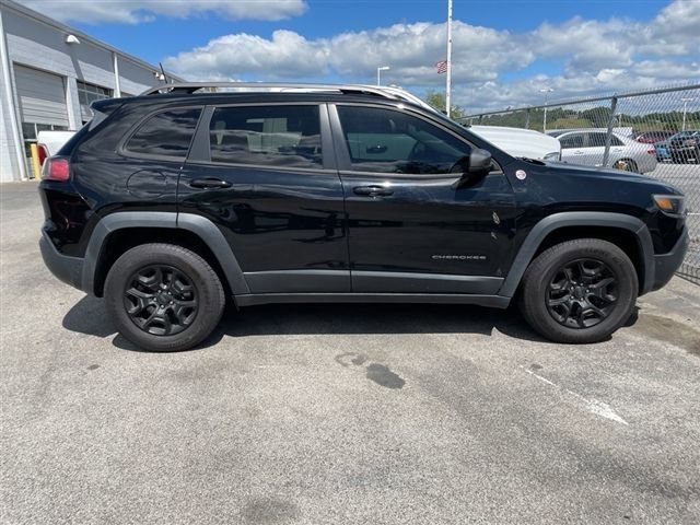 Used 2019 Jeep Cherokee Trailhawk AWD/4WD image 6