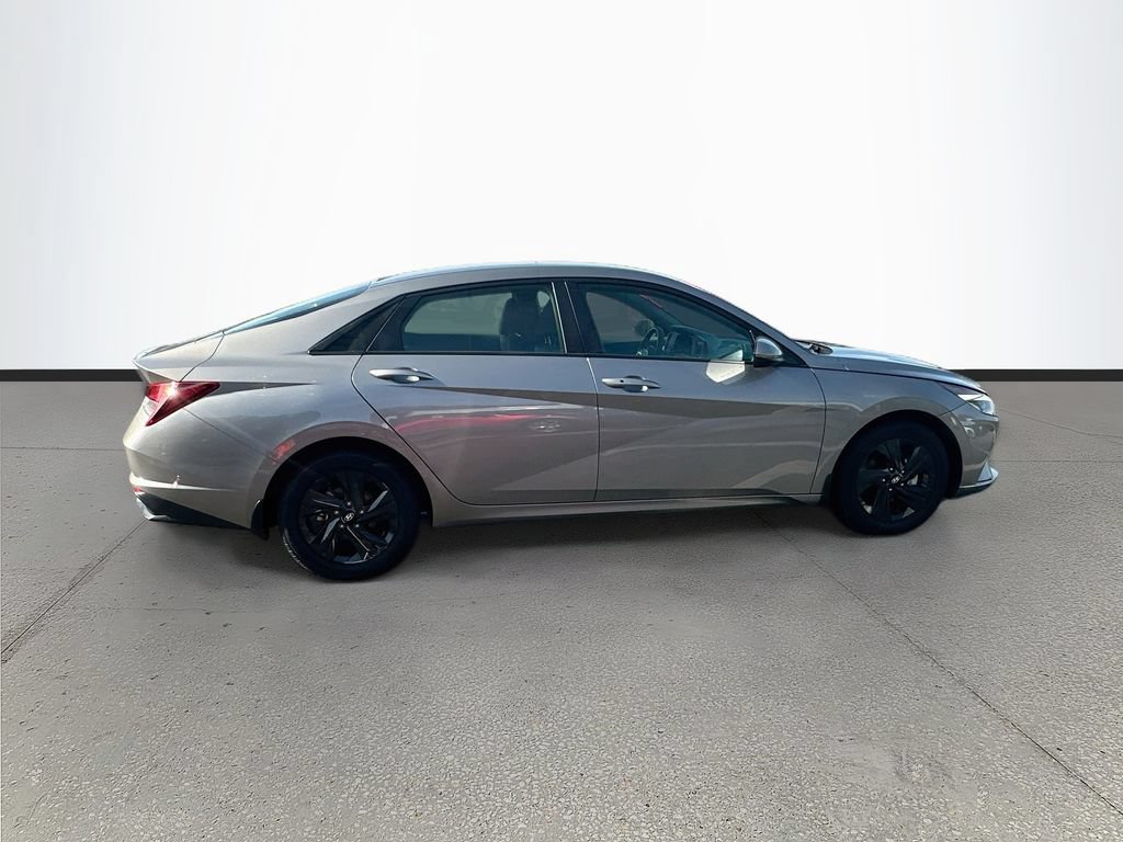 Used 2022 Hyundai Elantra SEL FWD image 8