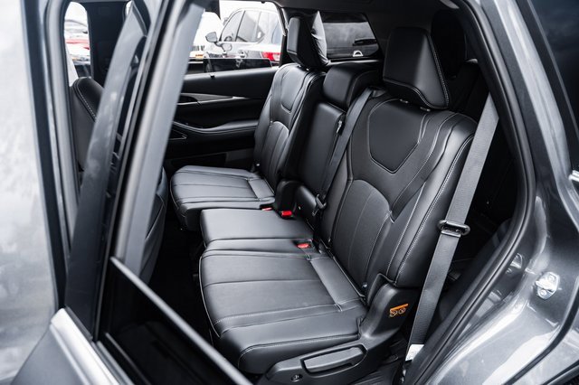 New 2026 INFINITI QX60 Luxe image 13