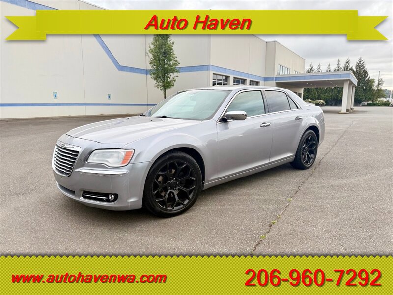 Used 2014 Chrysler 300 C RWD image 1