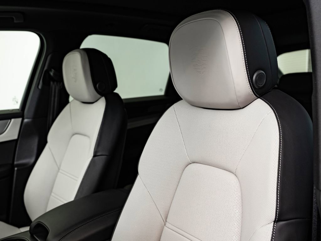 New 2026 Porsche Cayenne image 22
