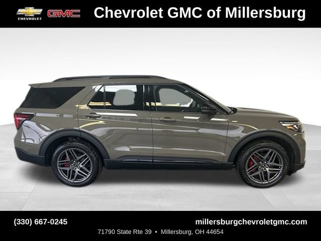 Used 2026 Ford Explorer ST-Line w/ ST-Line Street Pack AWD/4WD image 3