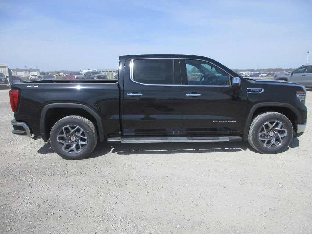New 2026 GMC Sierra 1500 SLT image 3
