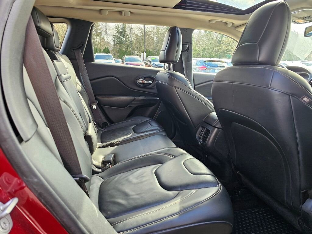 Used 2016 Jeep Cherokee Latitude w/ North All-Season Group image 11