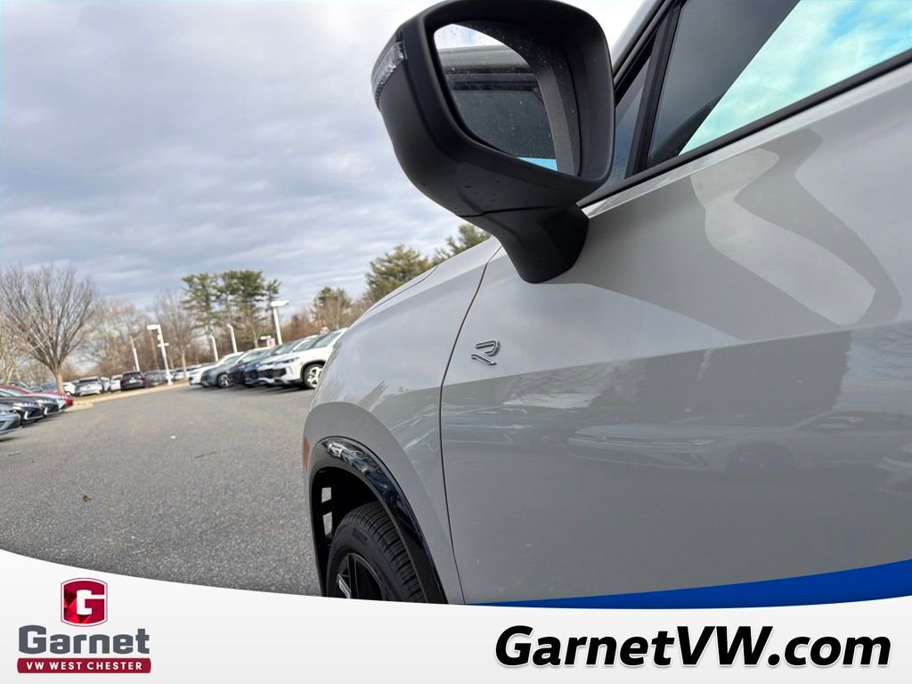 New 2026 Volkswagen Tiguan SE R-Line image 19