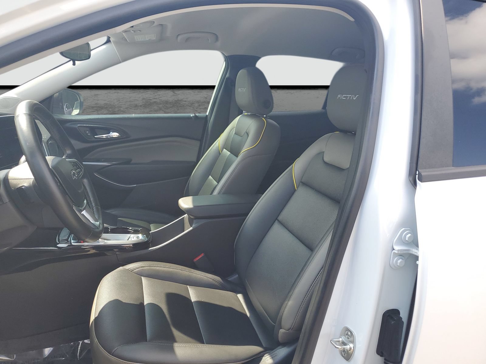 Used 2025 Chevrolet Trax ACTIV w/ Driver Confidence Package FWD image 17