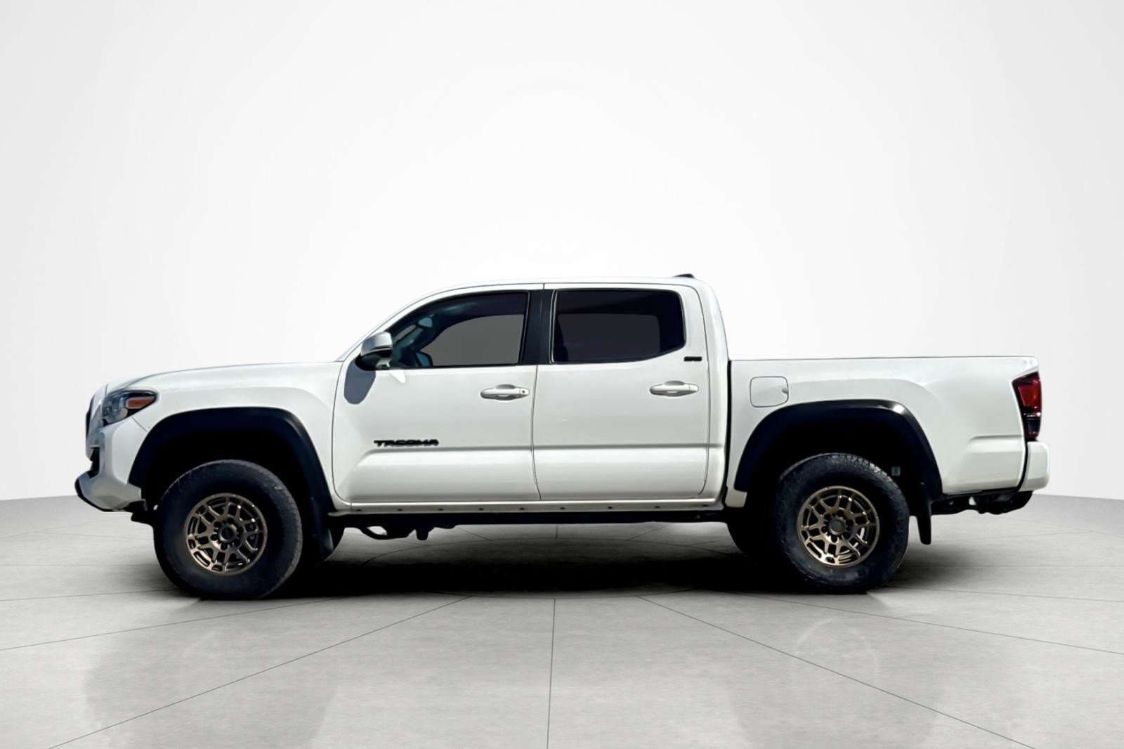 Certified 2023 Toyota Tacoma 4x4 Double Cab w/ Trail Edition image 2