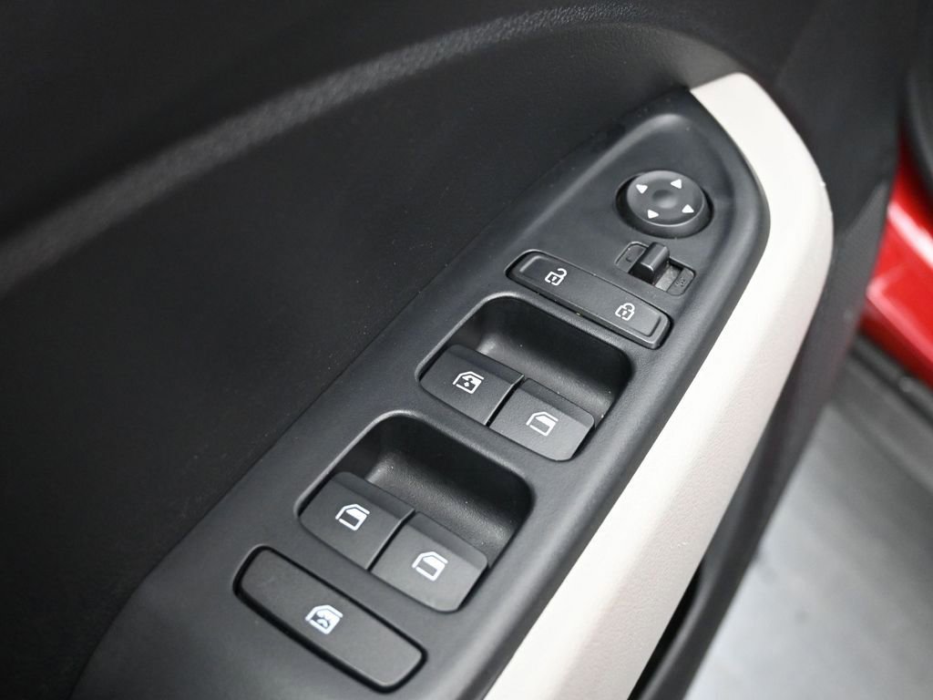 Used 2025 Hyundai Venue SEL image 23