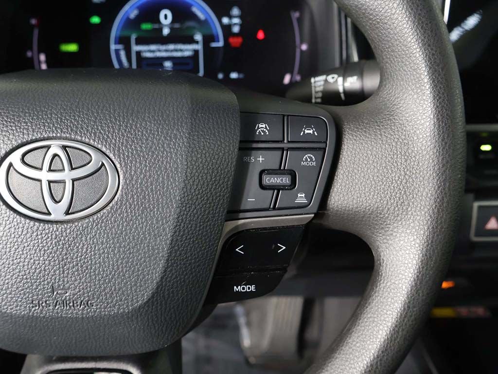 Used 2025 Toyota Camry LE FWD image 37