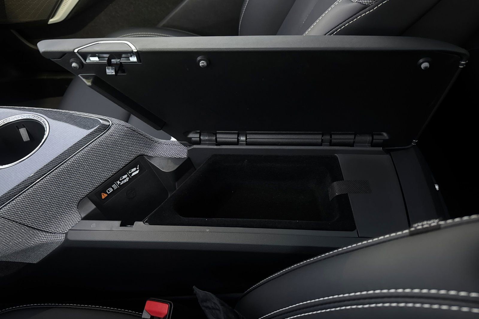 Certified 2025 Cadillac Optiq Luxury 1 image 28