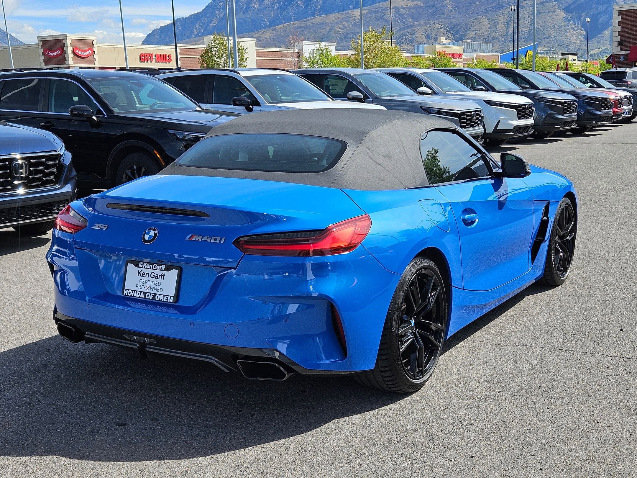 Used 2020 BMW Z4 M40i w/ Executive Package image 3