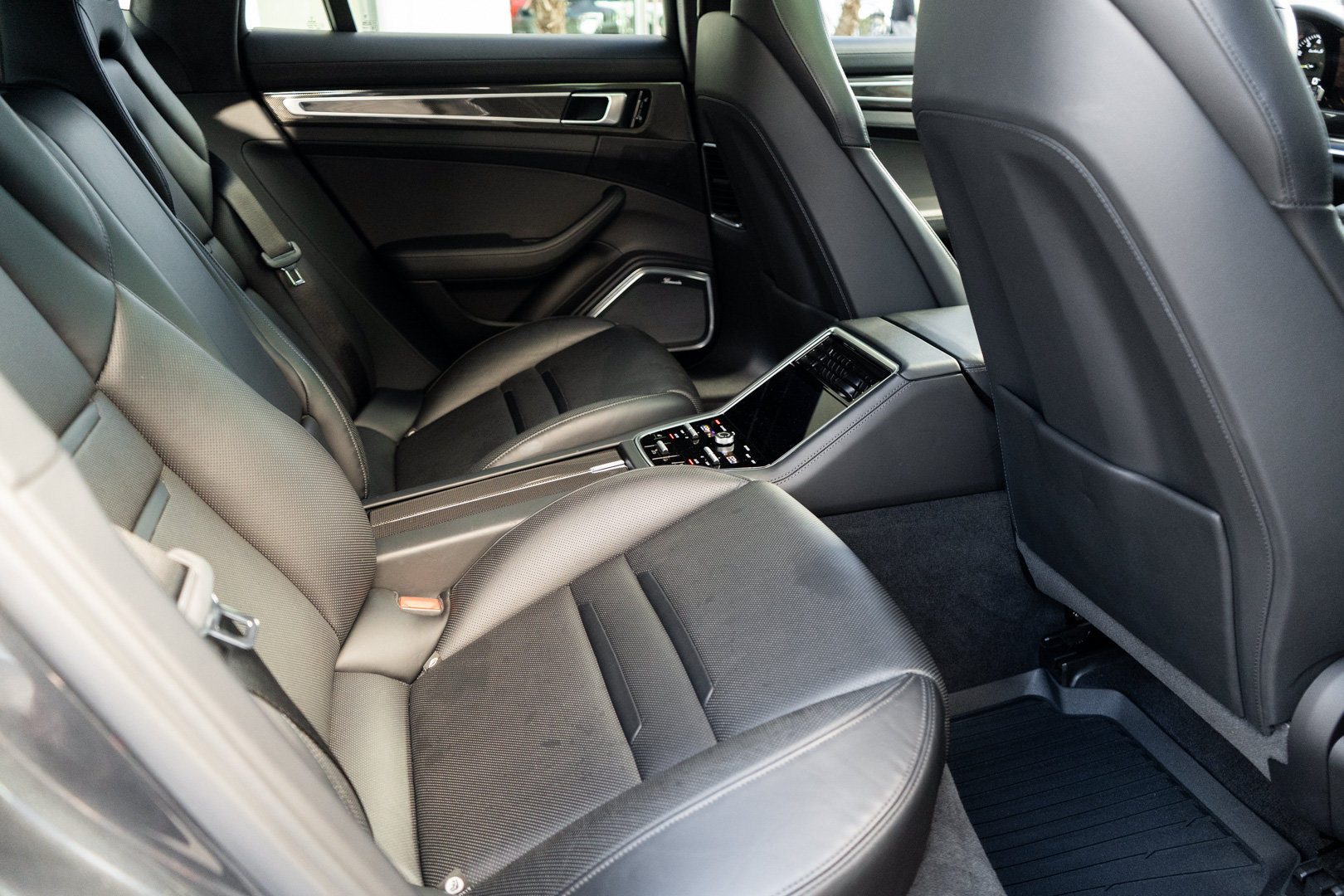 Used 2018 Porsche Panamera Turbo S AWD/4WD image 51
