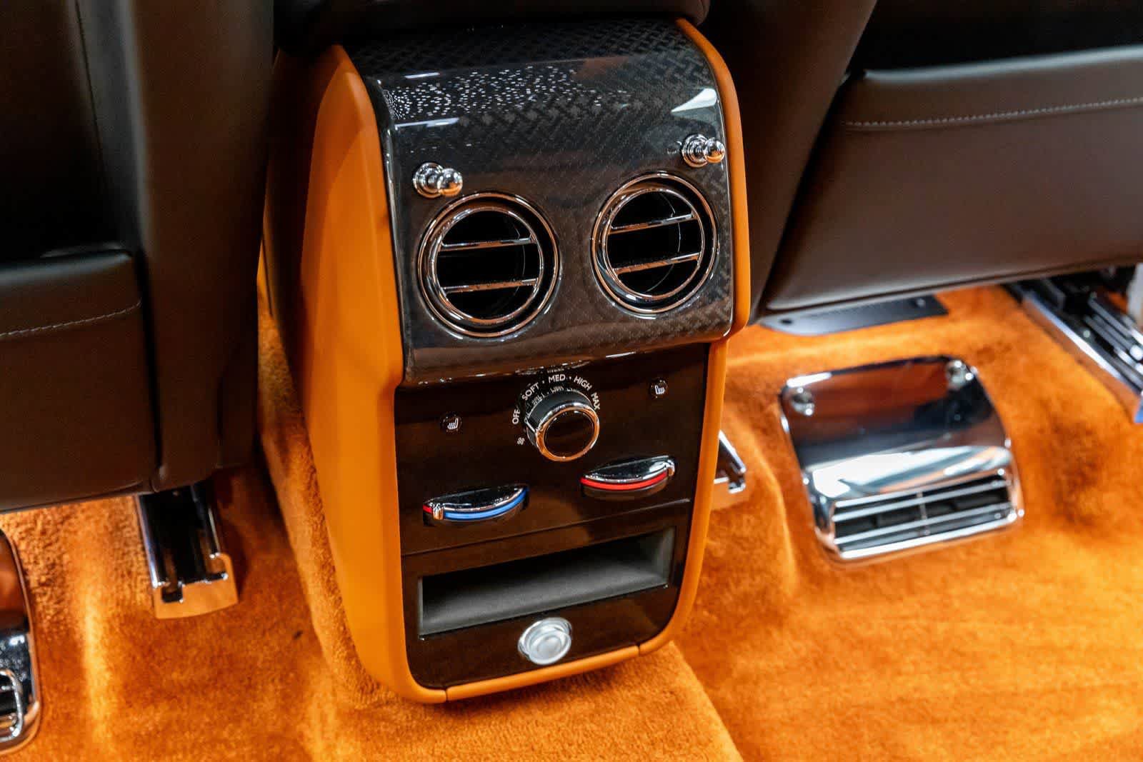 New 2026 Rolls-Royce Cullinan Black Badge AWD/4WD image 33