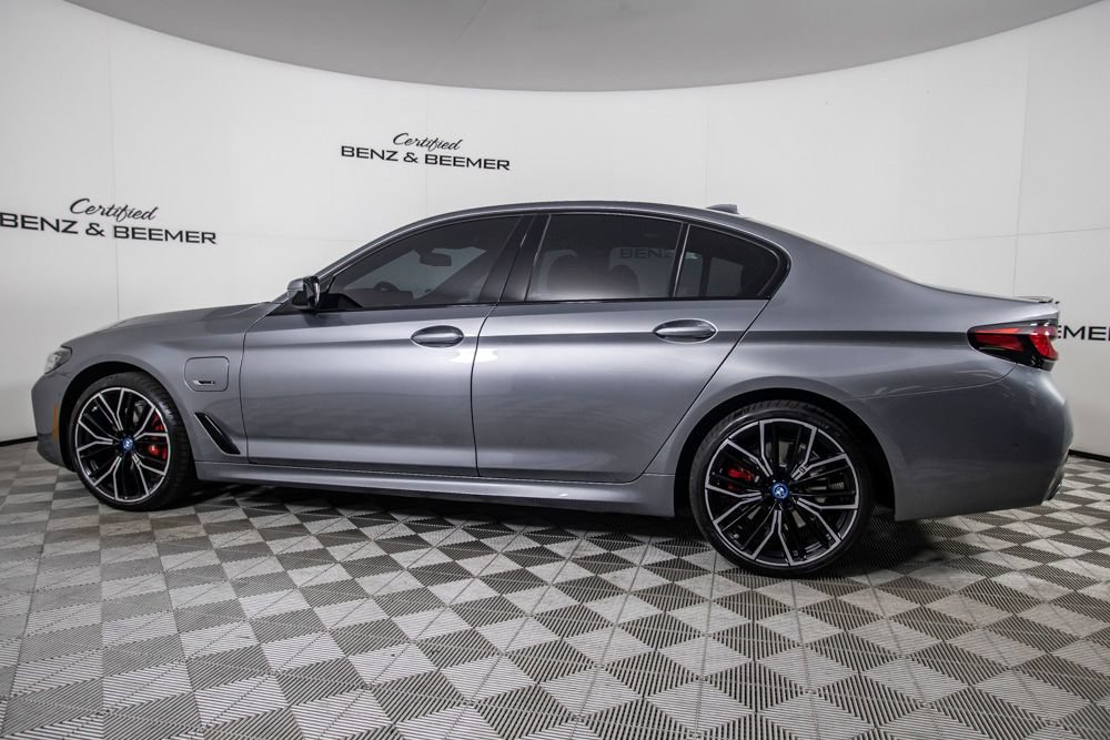 Used 2023 BMW 530e w/ M Sport Package RWD image 11