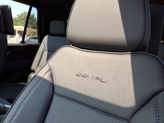 New 2026 GMC Yukon Denali w/ Advanced Technology Package AWD/4WD image 25