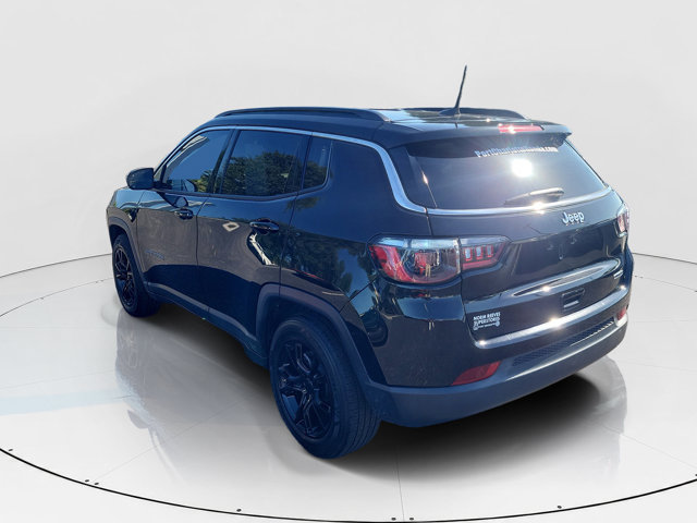 Used 2022 Jeep Compass Latitude FWD image 30