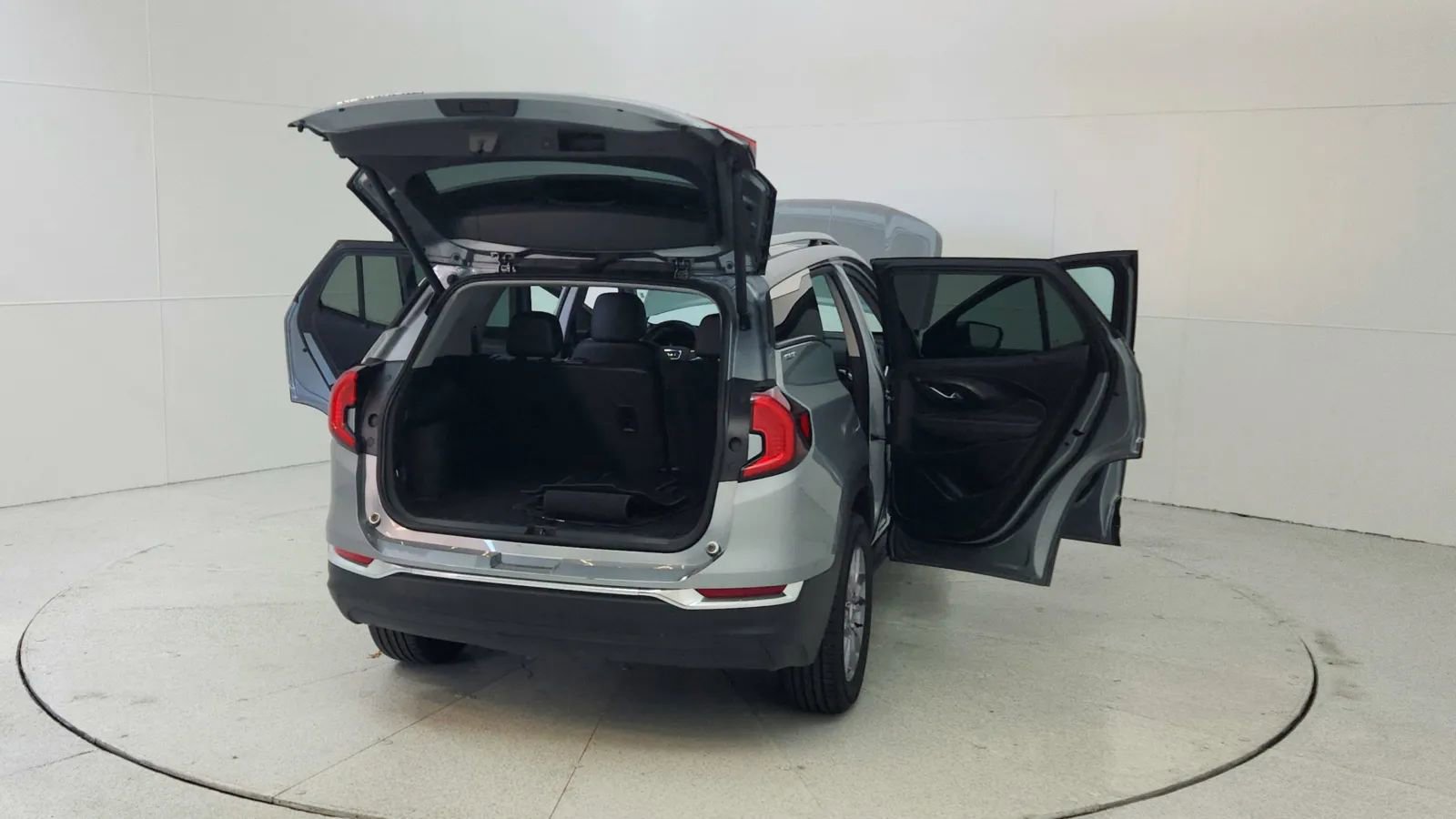 Used 2023 GMC Terrain SLT image 41