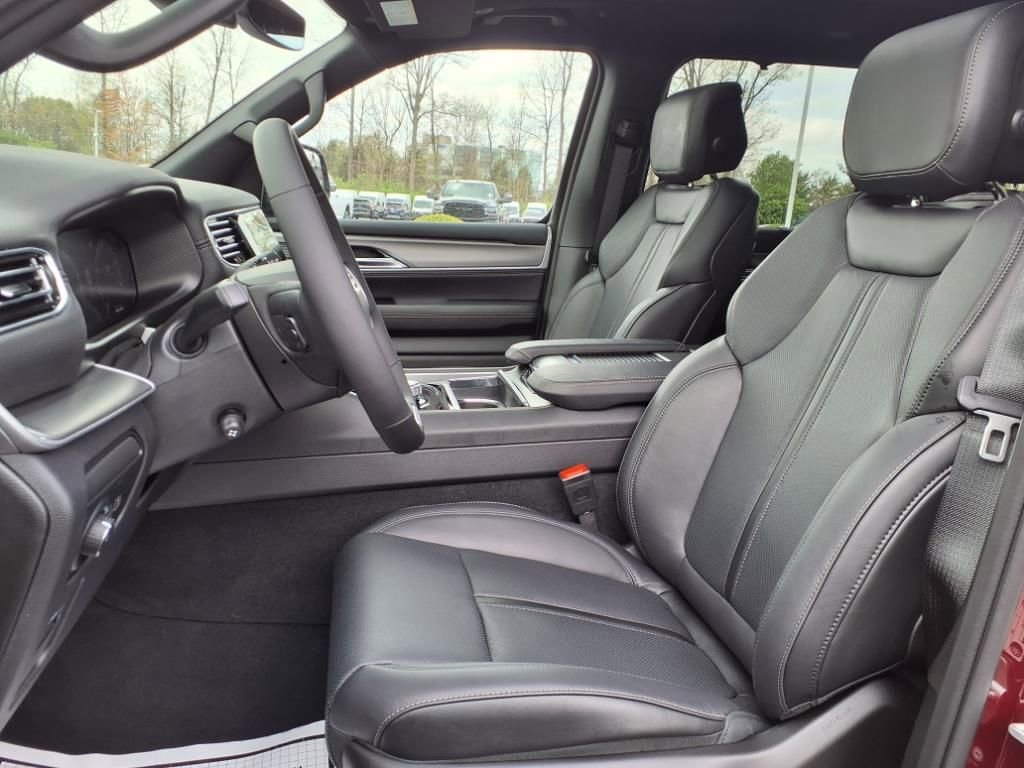 New 2025 Jeep Wagoneer Series II w/ Convenience Group I image 12